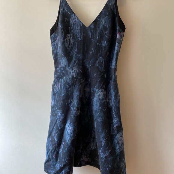 RW&CO. Dresses & Skirts - Rw&co Floral Dress with pockets 6